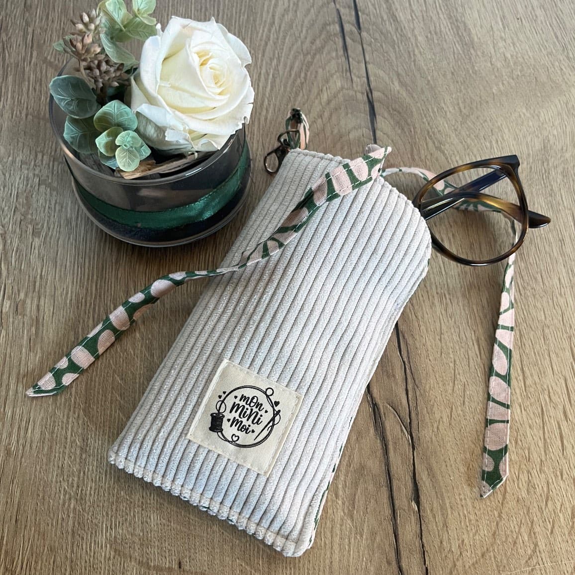 Étui à lunettes en velours côtelé beige clair