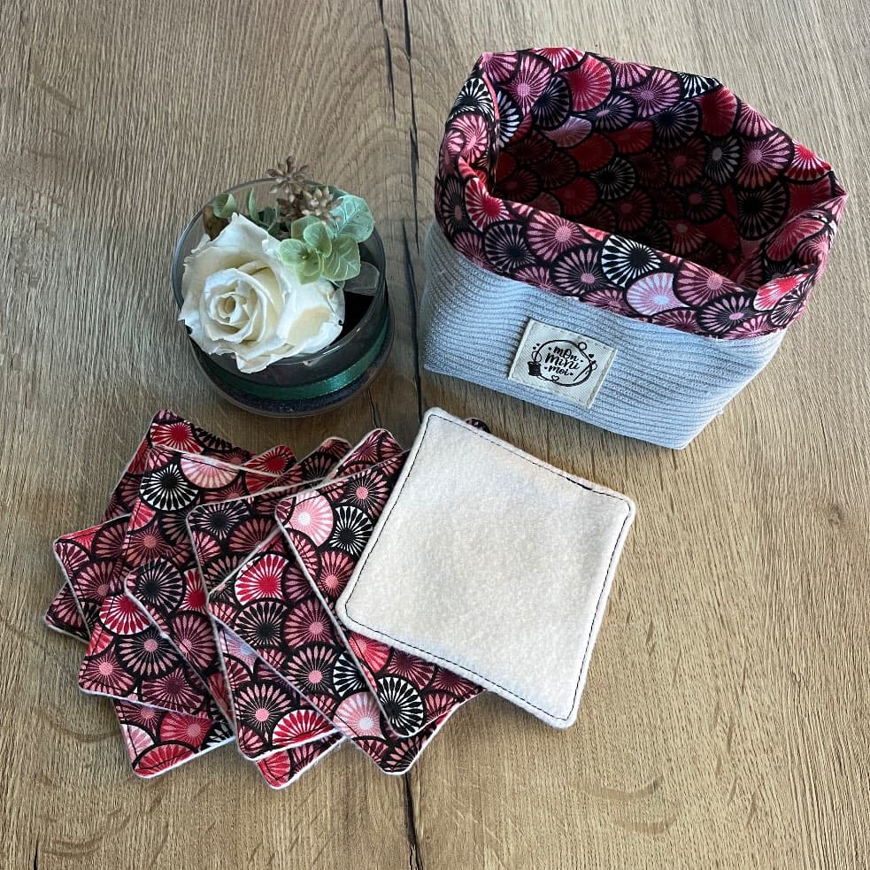 Panier en velours côtelé gris et ses 8 lingettes nettoyantes lavables